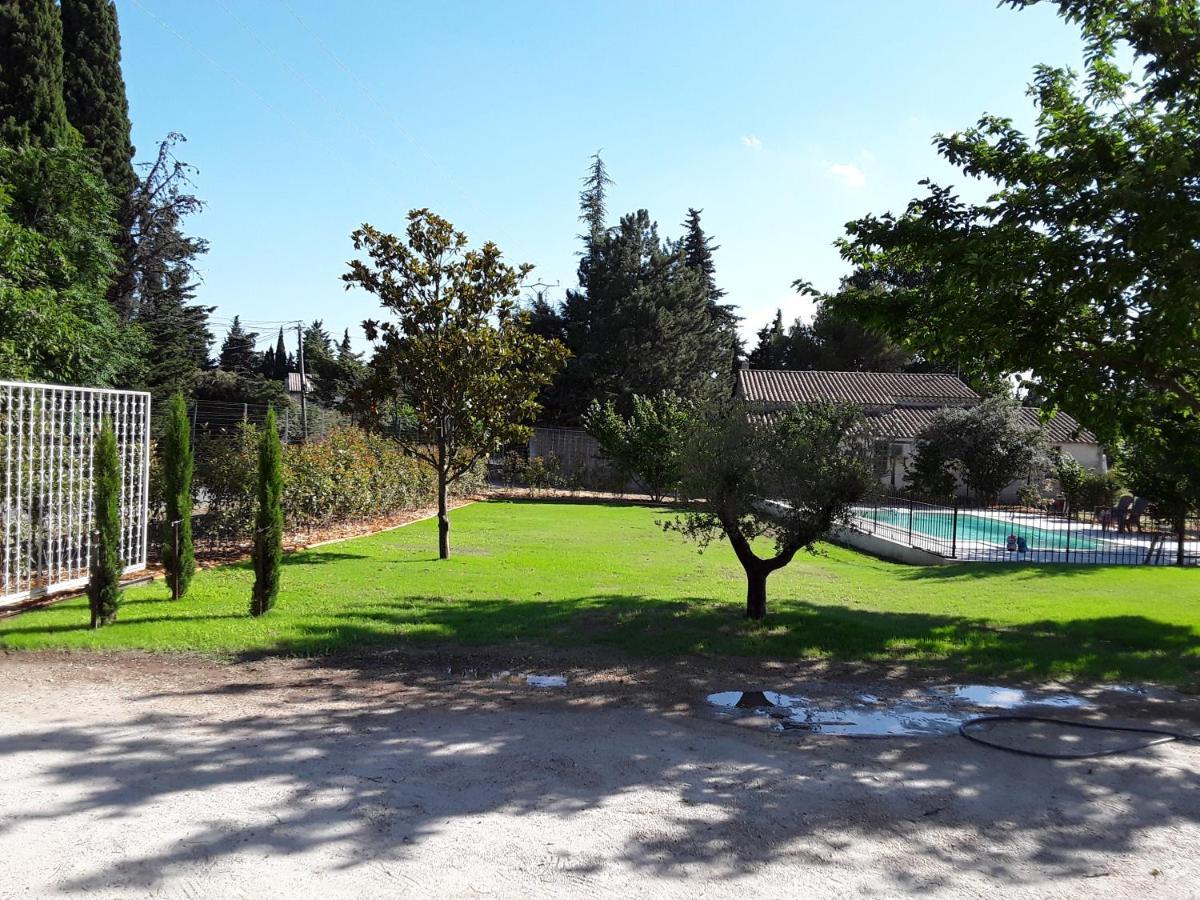 La Bonbonne En Provence Villa Travaillan Luaran gambar