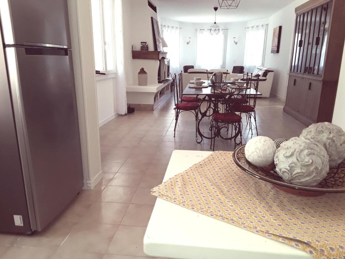 La Bonbonne En Provence Villa Travaillan Luaran gambar