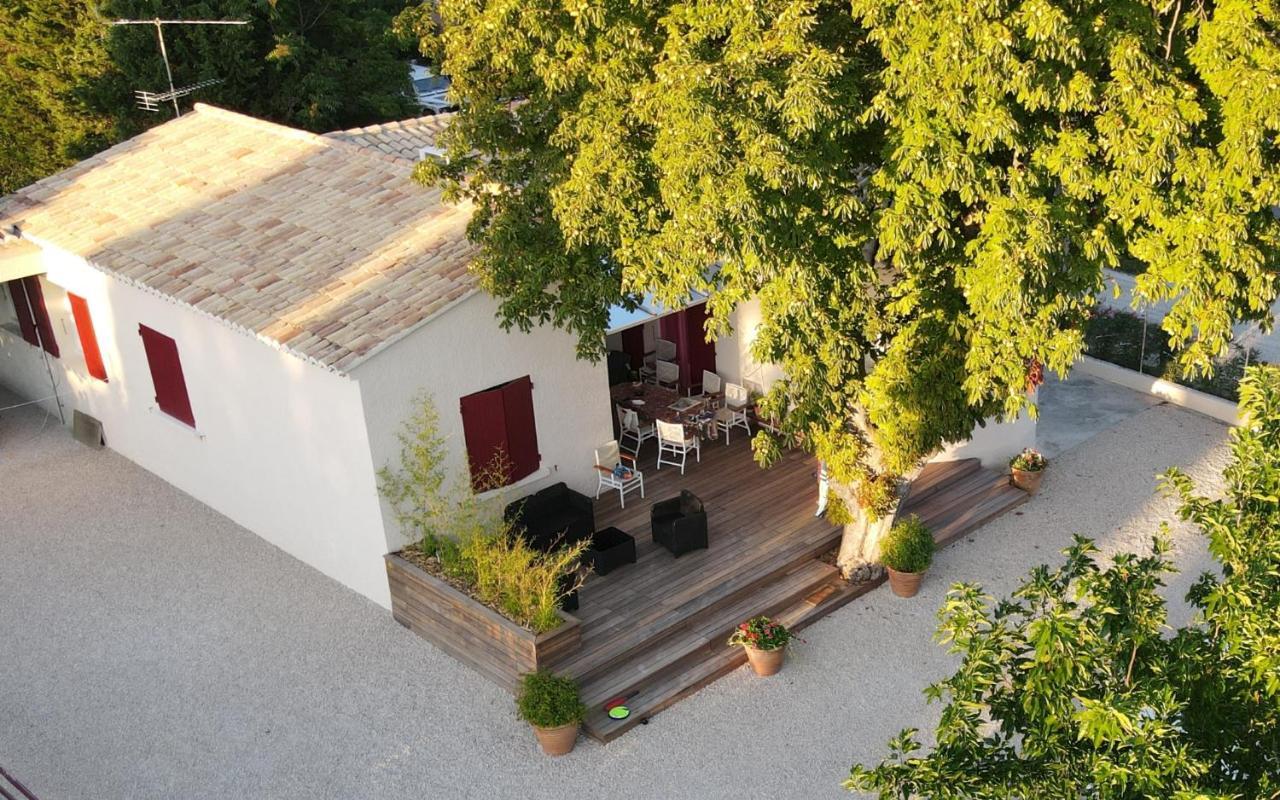 La Bonbonne En Provence Villa Travaillan Luaran gambar