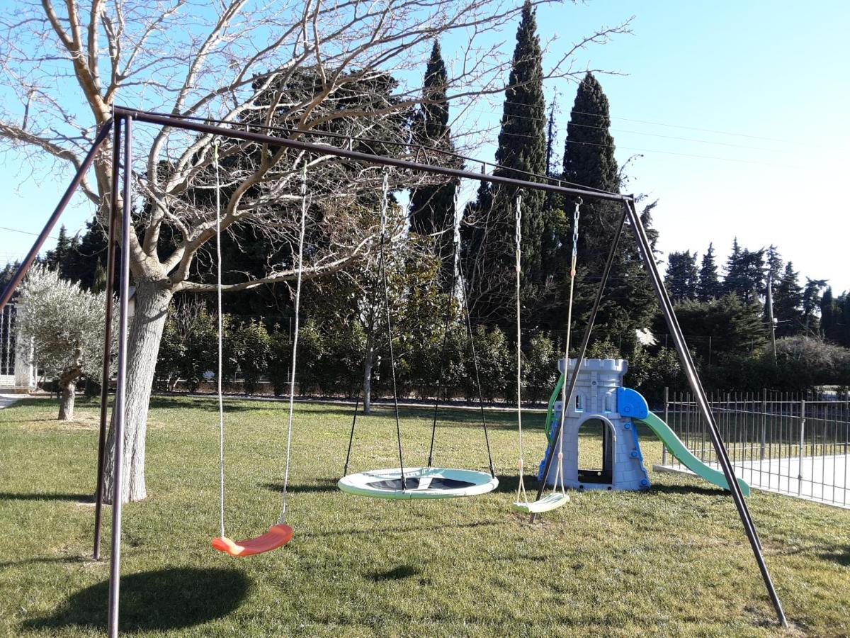 La Bonbonne En Provence Villa Travaillan Luaran gambar