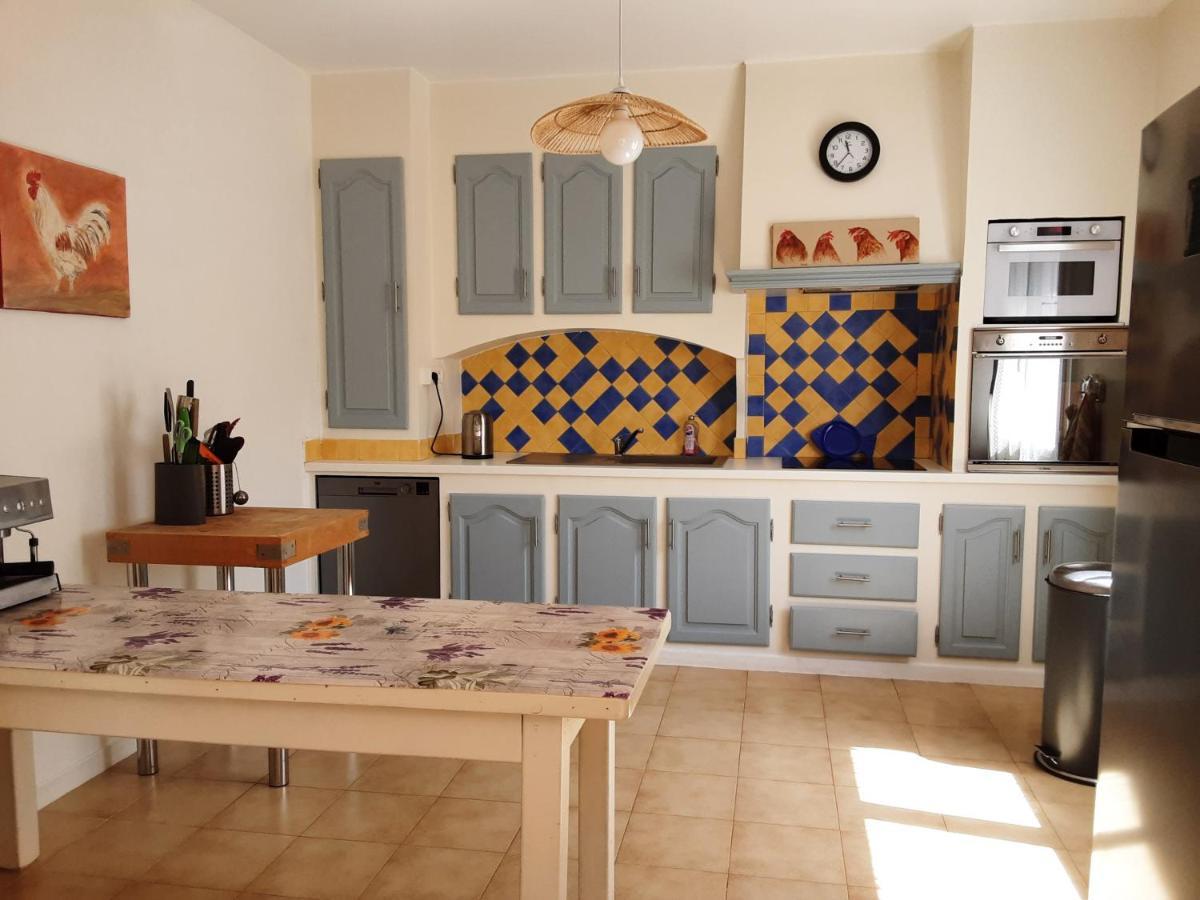 La Bonbonne En Provence Villa Travaillan Luaran gambar